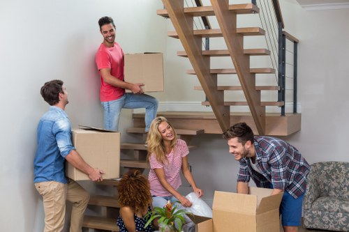 Professional packing and unpacking services in Chelsea for a smooth home move